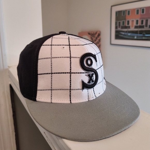Chicago White Sox New Era Cooperstown 1917 59Fifty Fitted  Chicago White Sox 1912-1917 logo Special Edition Team Color Fitted Flat Brim Hat